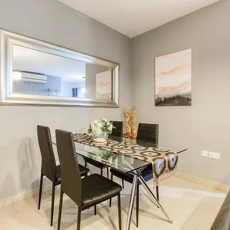 Holiday home Cosy, Fully Equipped 1br With Private Balcony By 360 Estates Naxxar