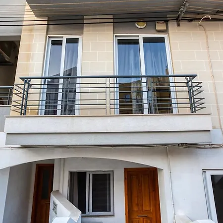 Cosy, Fully Equipped 1br With Private Balcony By 360 Estates 펜션