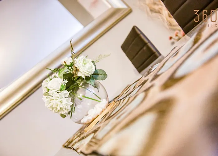 Cosy, Fully Equipped 1br With Private Balcony By 360 Estates Semesterbostad