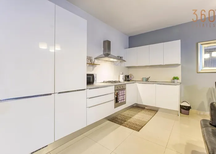 Cosy, Fully Equipped 1br With Private Balcony By 360 Estates Case de vacanță